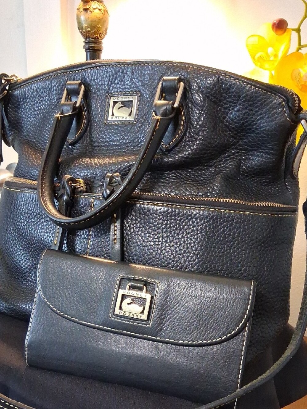 Dooney & Bourke Black Pebble Leather Tote with Matching Wallet - Picture 3 of 16